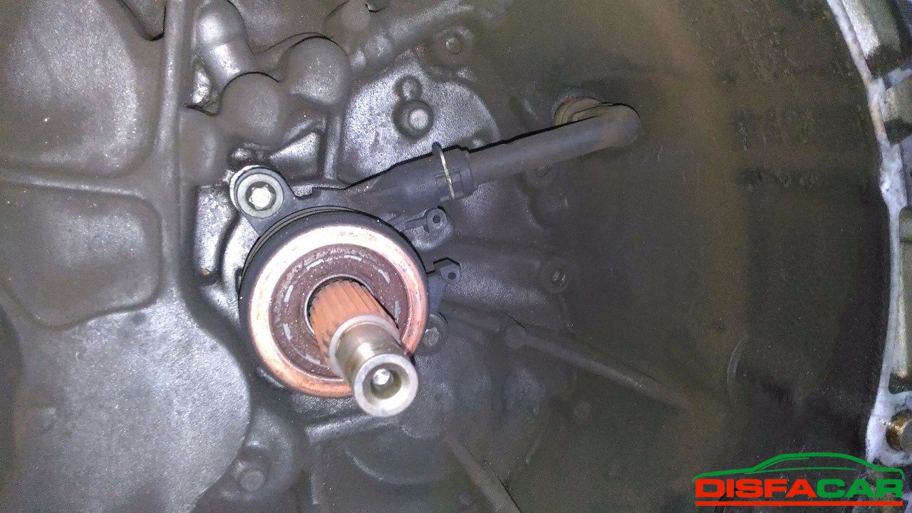 Cambio usato Renault Megane 2A SERIE - 2002, codice F9QE8 – foto 2 di 12