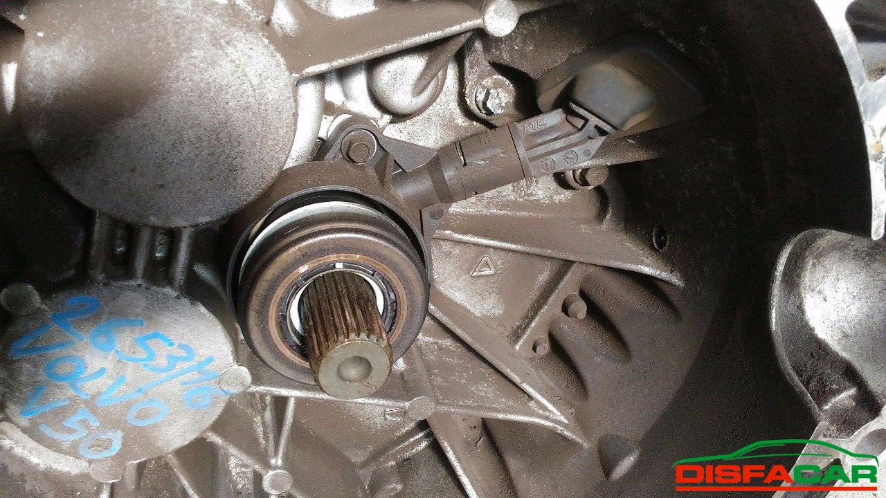Cambio usato Volvo V50 2004, codice 4m5r7002ce – foto 2 di 9