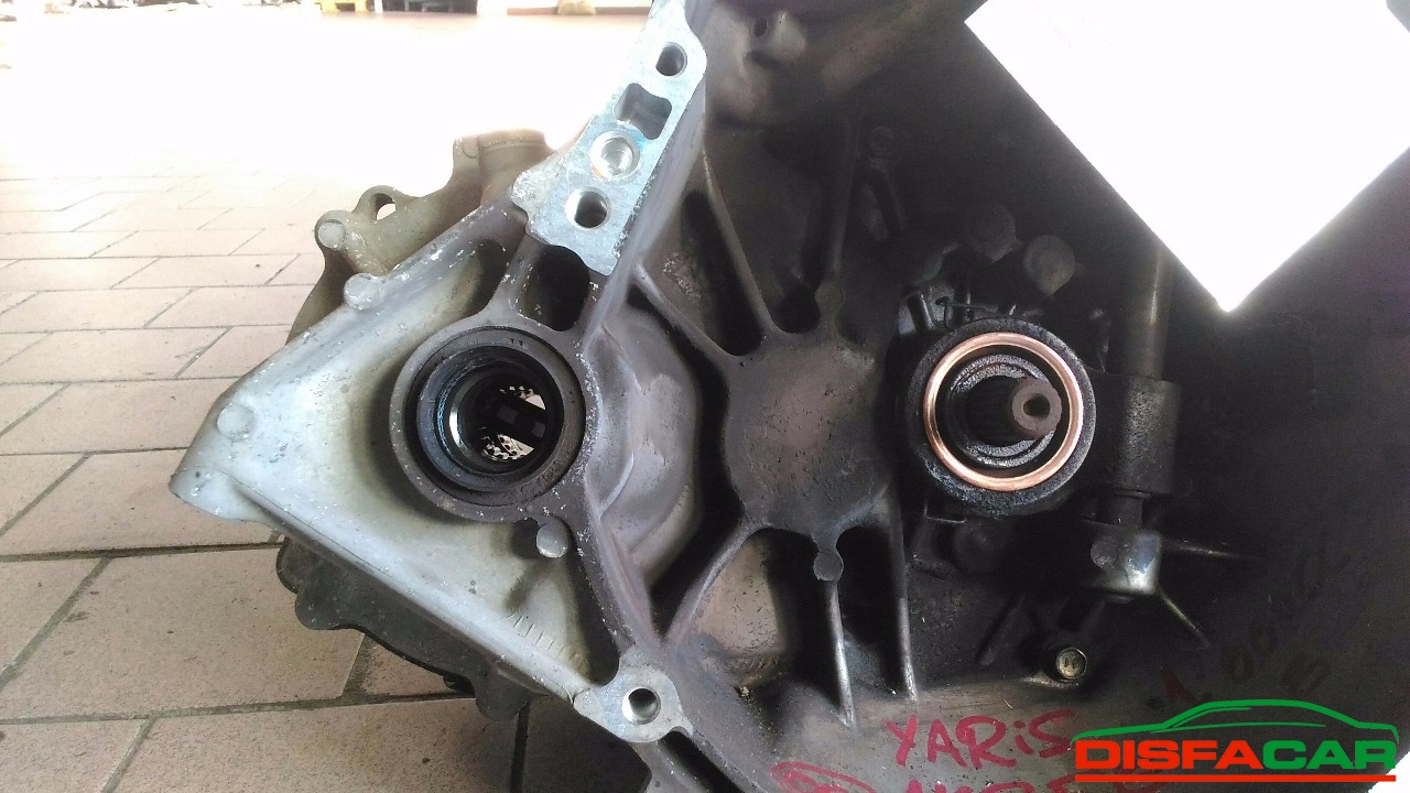 Cambio usato Toyota Yaris FRP YARIS 4 serie 2005, codice 1KRFE – foto 10 di 11